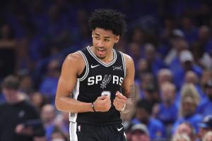 哈珀在季后赛单场至少20分10板5助7断 NBA历史首位新秀