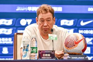 斯卢茨基：特谢拉和米内罗5月均不能出战，希望借主场扭转局面